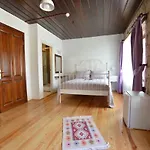 Bed & Breakfast Alayaz 3*