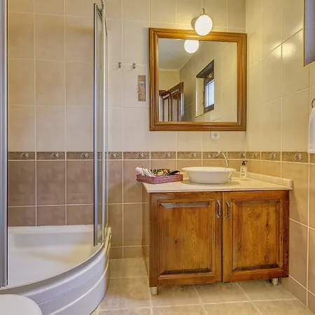 Bed & Breakfast Alayaz