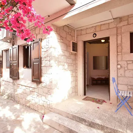 Alayaz Bed & Breakfast