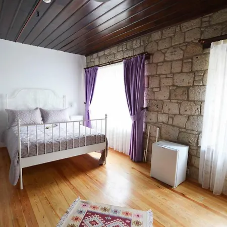 Bed & Breakfast Alayaz