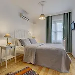 فندق مبيت وإفطار Alayaz