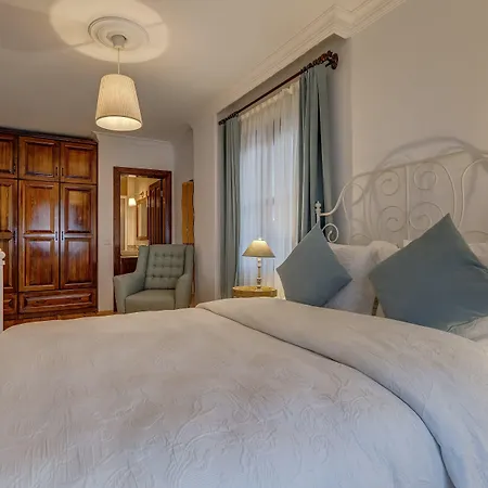 Alayaz Bed & Breakfast 3*